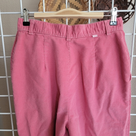 Vintage Pink High-waisted Corduroy Levi's sz 14 - Picture 2 of 6